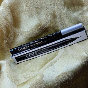 🆕NIB Clinique pretty easy liquid eyelining pen